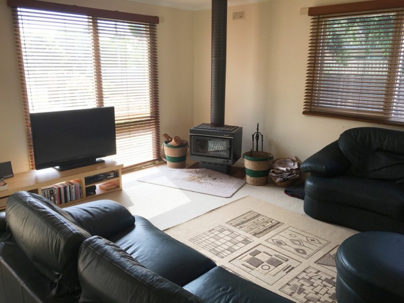 4 Graeme Grove, Sandy Point VIC 3959
