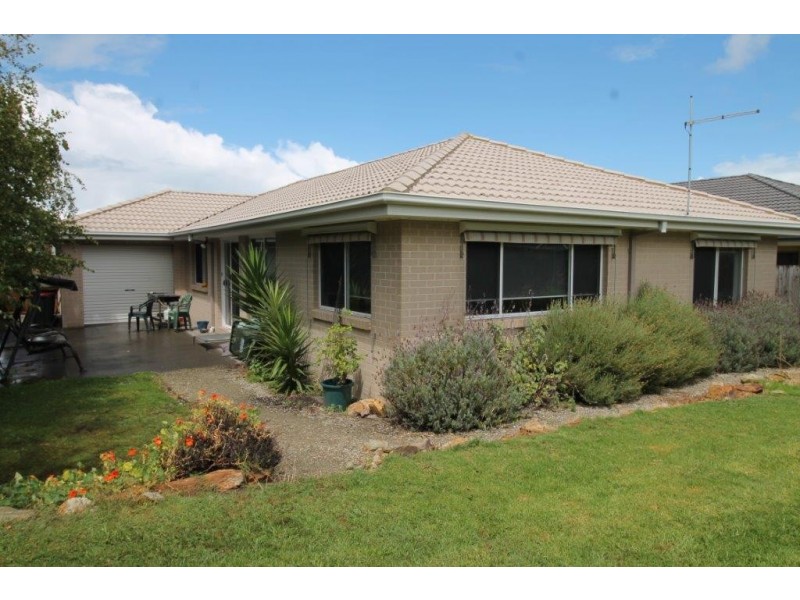 17 Varney Rd, Foster VIC 3960