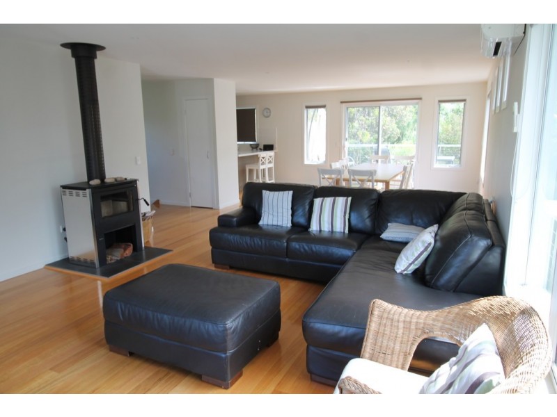 25 Acacia St, Sandy Point VIC 3959