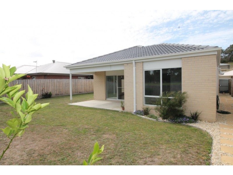 6 Blackwood Drive, Foster VIC 3960