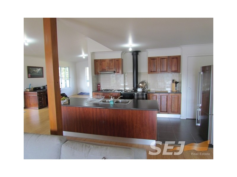 46 Dick Clark Lane, Jindivick VIC 3818