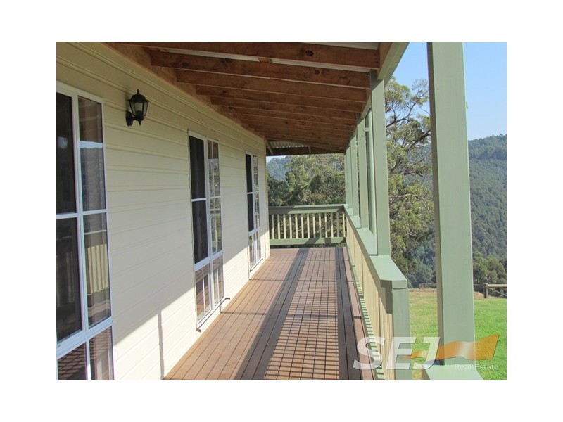 46 Dick Clark Lane, Jindivick VIC 3818