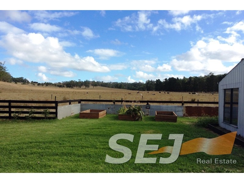 240 Lyons Road, Heath Hill VIC 3981