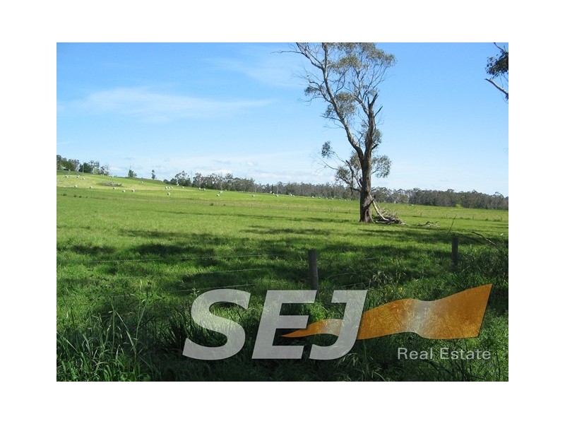 Clifton Road, Athlone VIC 3818