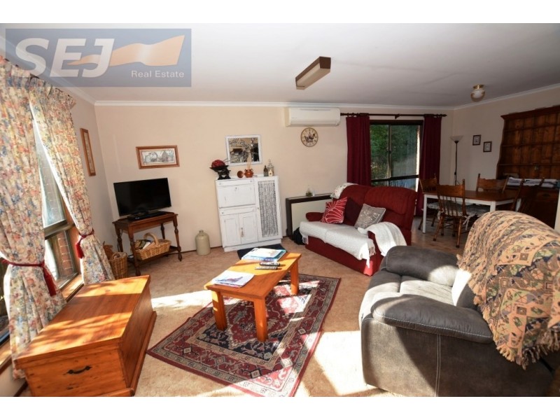 4 Railway Road, Mirboo North VIC 3871