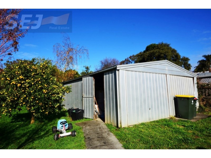 4 Railway Road, Mirboo North VIC 3871