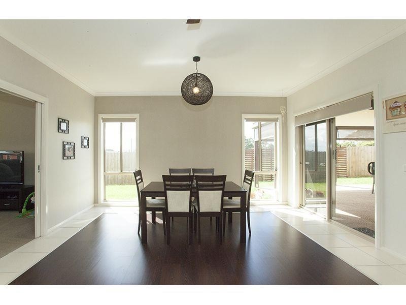 15 Norman Road, Drouin VIC 3818