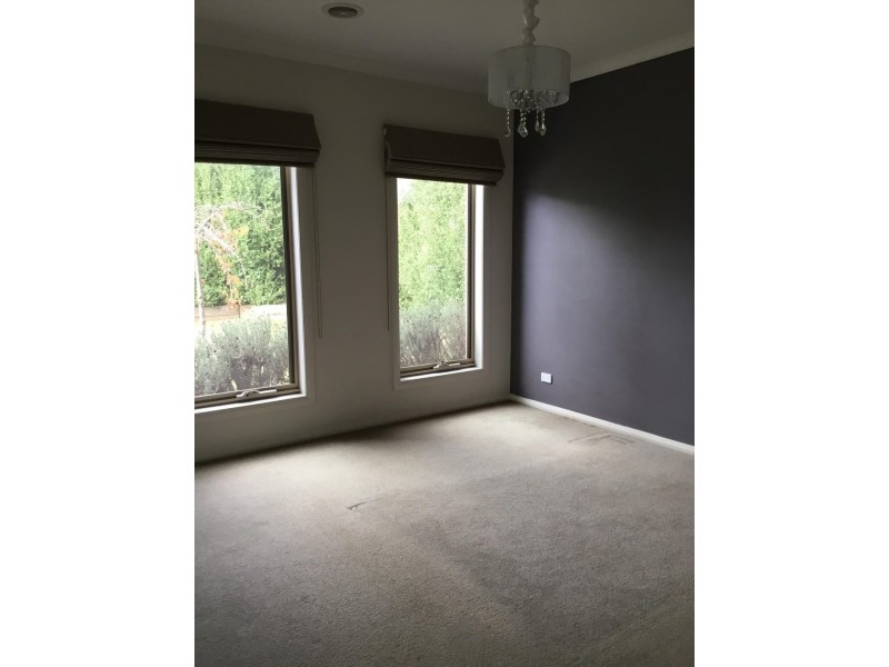 15 Norman Road, Drouin VIC 3818