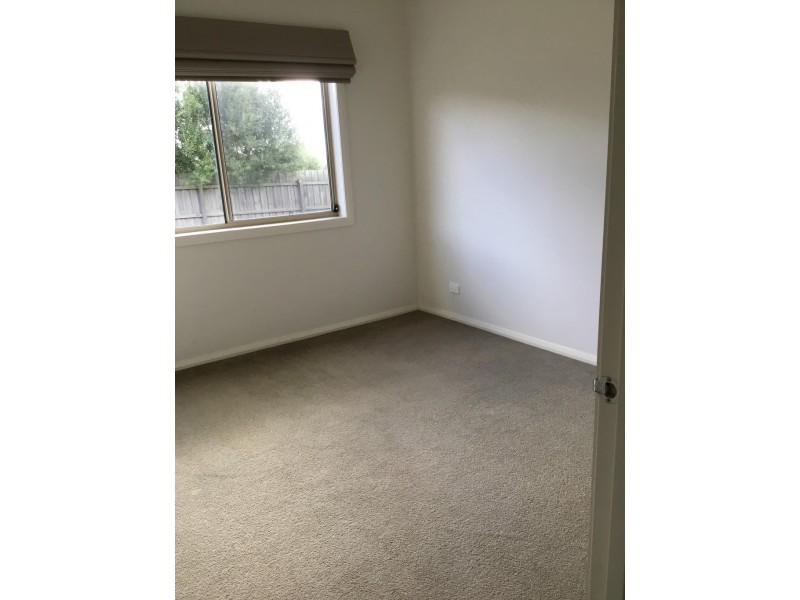 15 Norman Road, Drouin VIC 3818