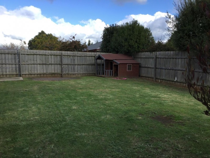 15 Norman Road, Drouin VIC 3818