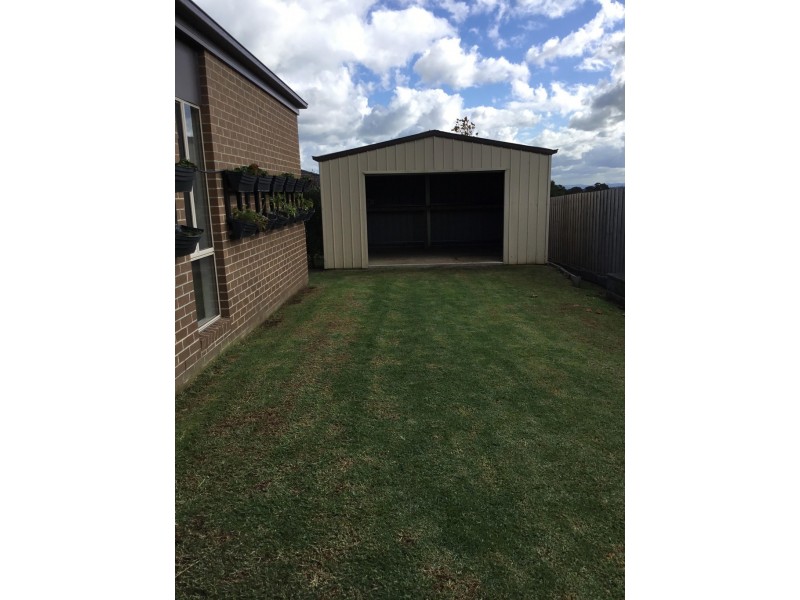 15 Norman Road, Drouin VIC 3818