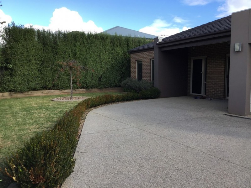 15 Norman Road, Drouin VIC 3818