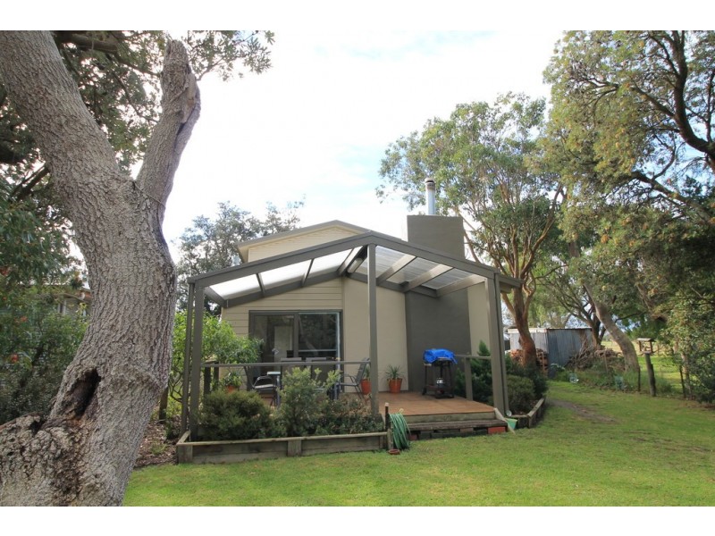 39 Ash Ave, Sandy Point VIC 3959
