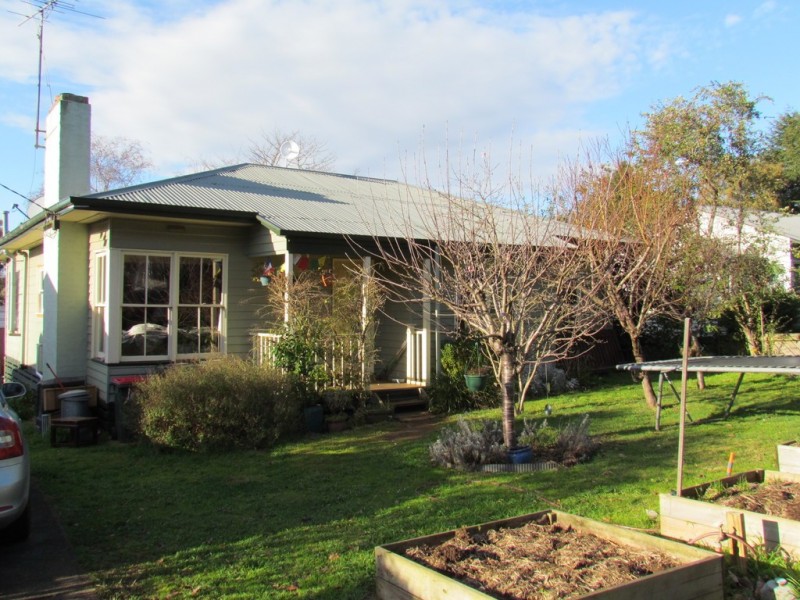 16 Centre Avenue, Warragul VIC 3820