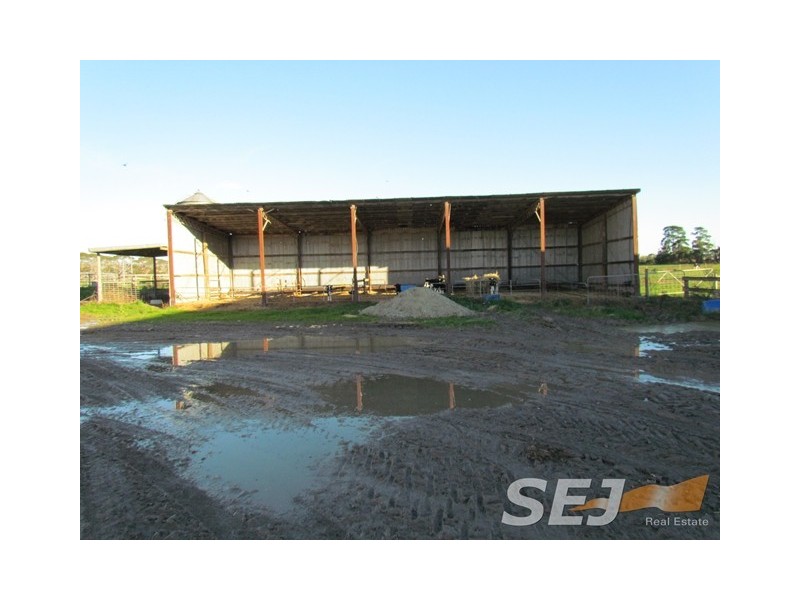 270 North Yannathan Road, Modella VIC 3816