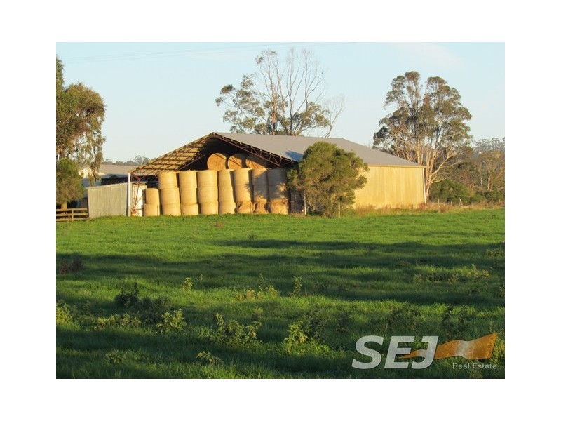 270 North Yannathan Road, Modella VIC 3816