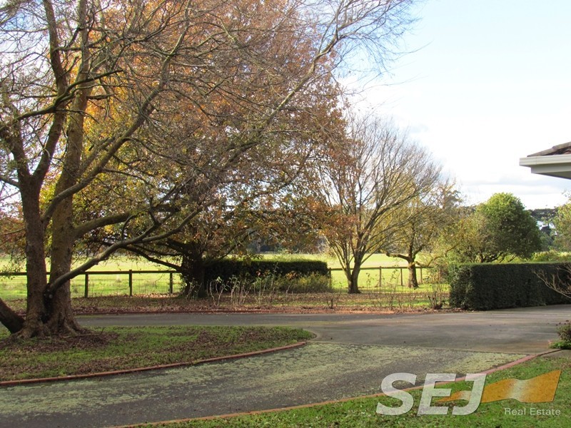 145 Mountain Glen Drive, Trafalgar East VIC 3824