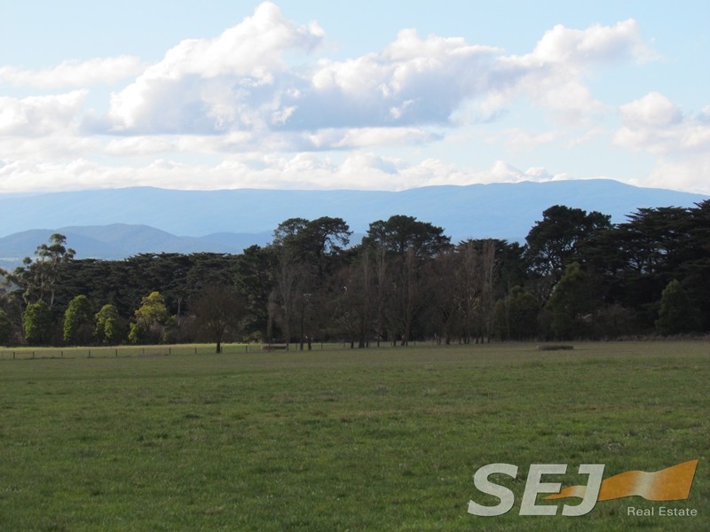 145 Mountain Glen Drive, Trafalgar East VIC 3824