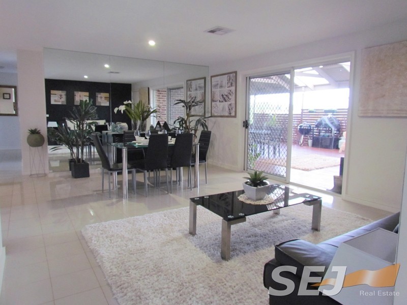 23 Shae Crescent, Drouin VIC 3818