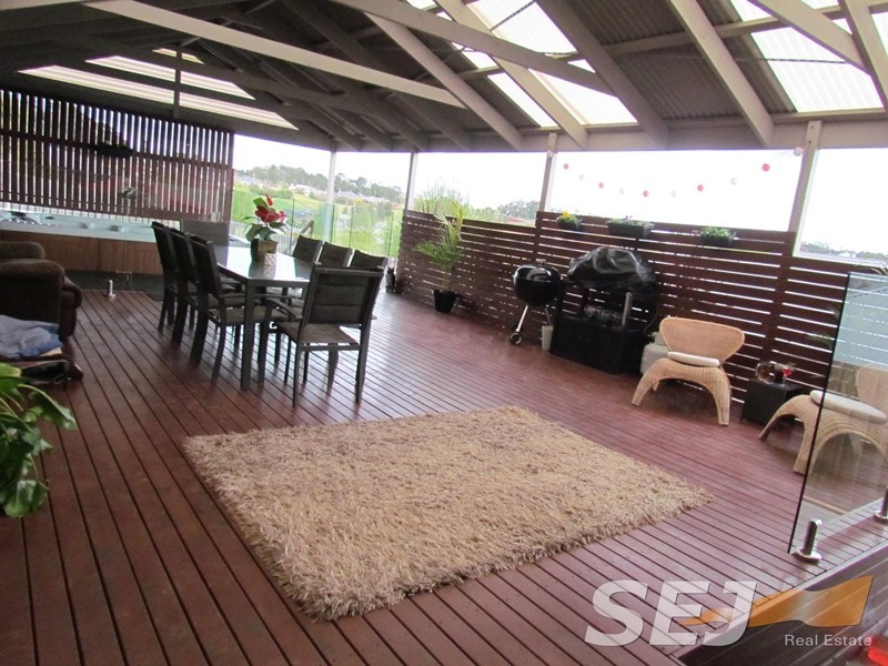 23 Shae Crescent, Drouin VIC 3818