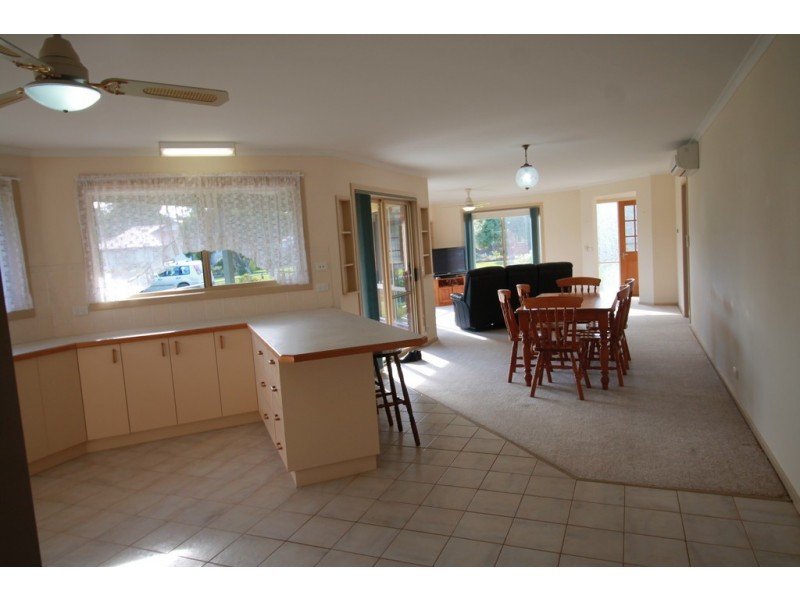 12 Hyland St, Foster VIC 3960