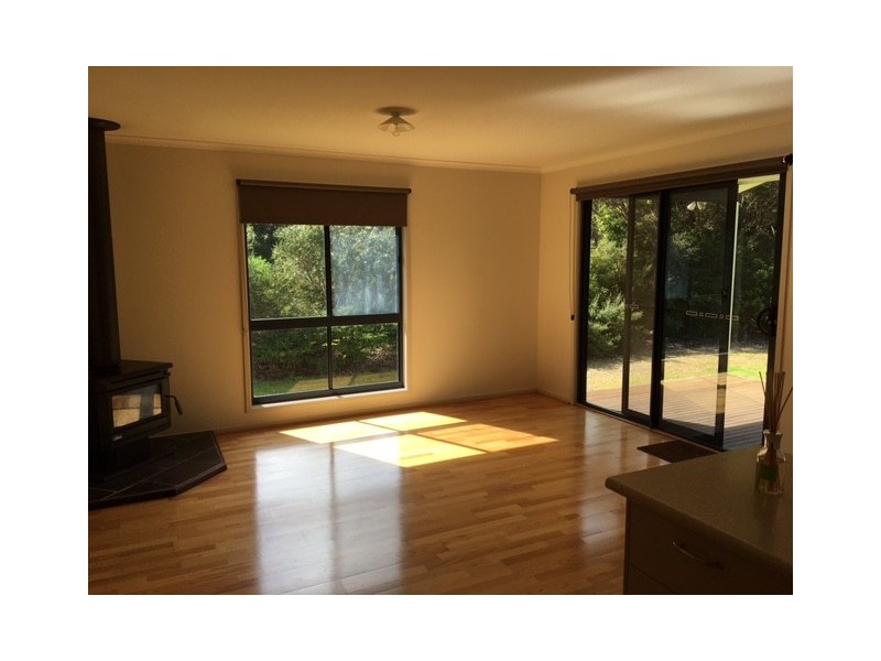 17 Seaview Drive, Walkerville VIC 3956