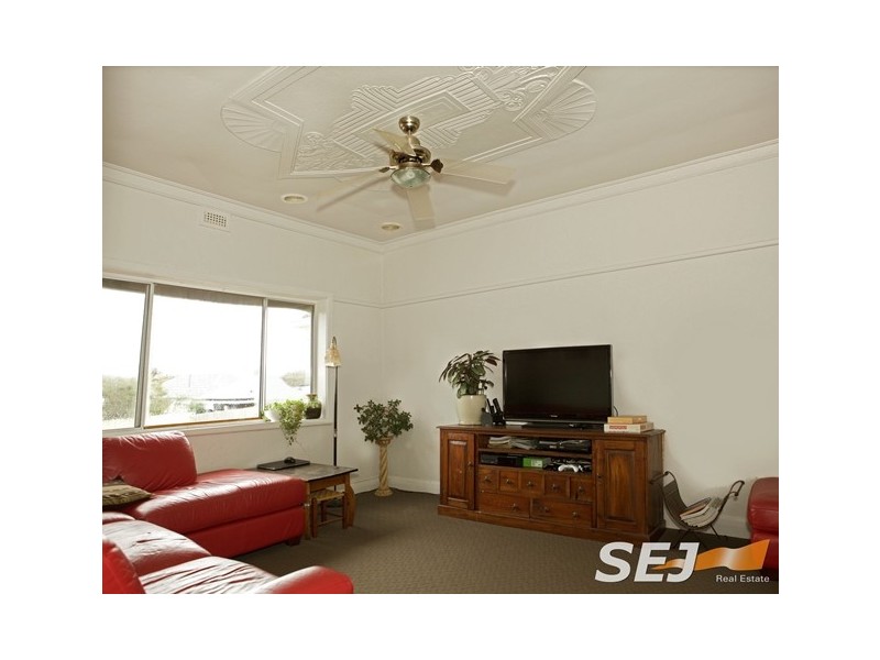 24 Brandy Creek Road, Warragul VIC 3820