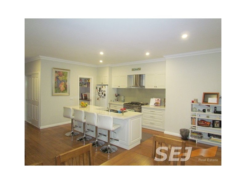 290 Sheehan Road, Hallora VIC 3818