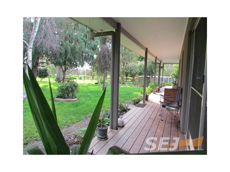 290 Sheehan Road, Hallora VIC 3818