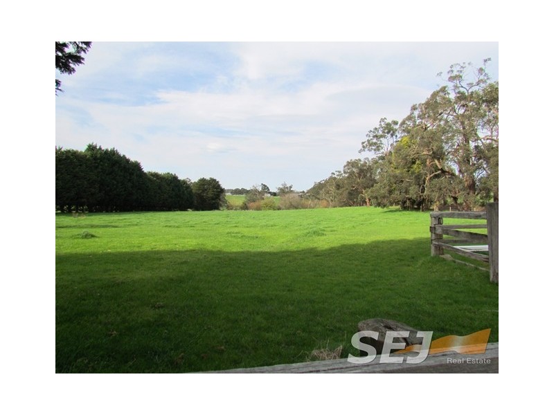 290 Sheehan Road, Hallora VIC 3818