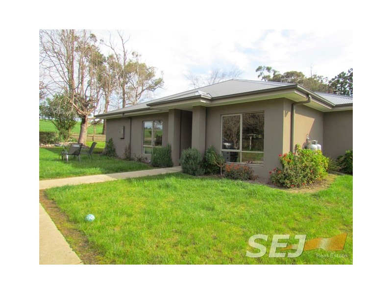 290 Sheehan Road, Hallora VIC 3818