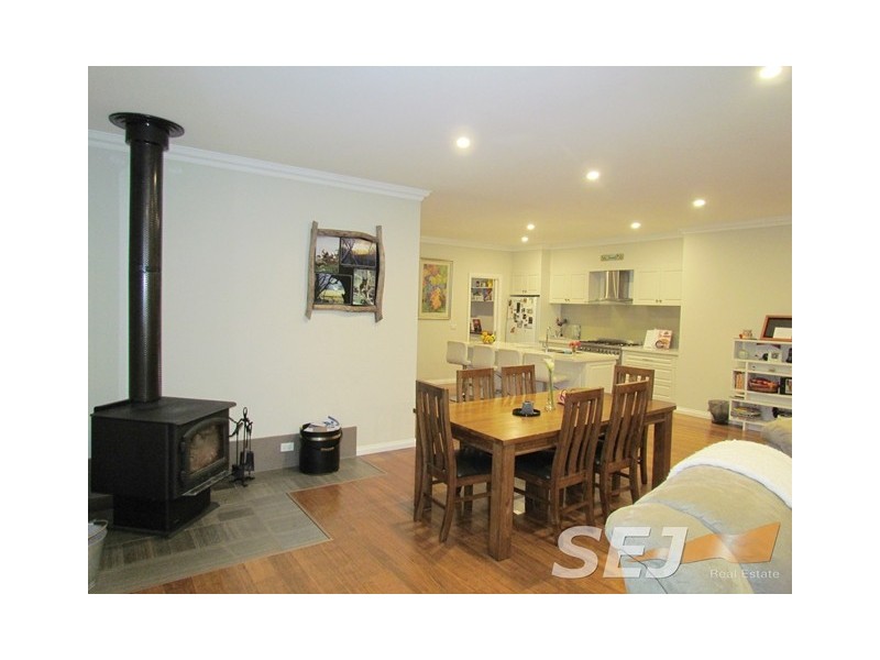 290 Sheehan Road, Hallora VIC 3818