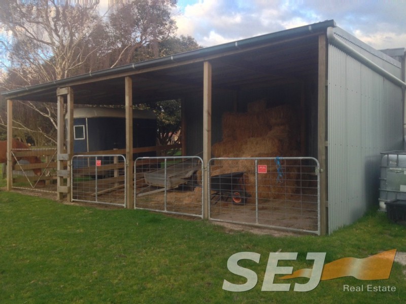 290 Sheehan Road, Hallora VIC 3818