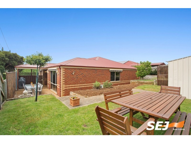 18 Chamberlain Drive, Leongatha VIC 3953