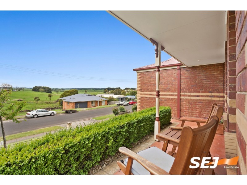 18 Chamberlain Drive, Leongatha VIC 3953