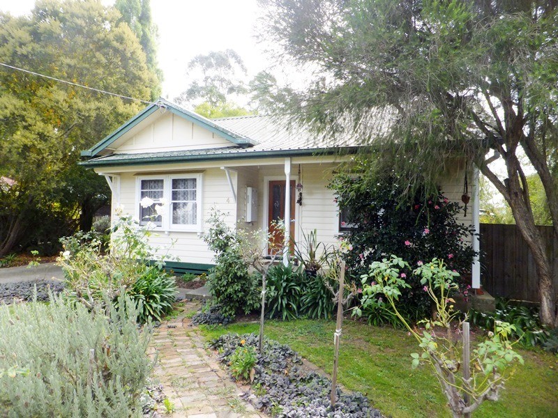 4 Waterloo Road, Trafalgar VIC 3824