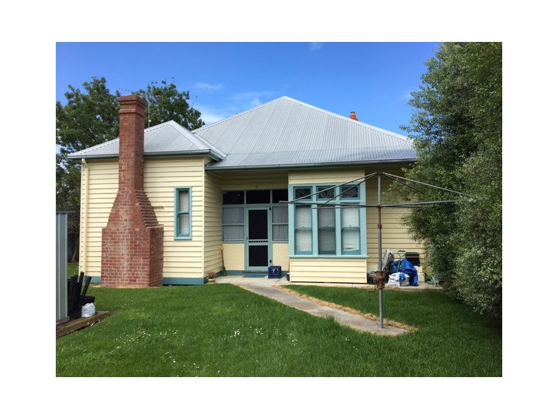 45 Main St, Welshpool VIC 3966
