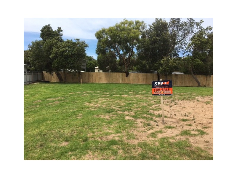 71 Ash Ave, Sandy Point VIC 3959