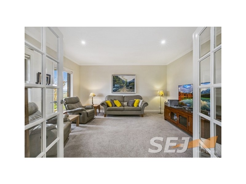 9 Warne Close, Nilma VIC 3821