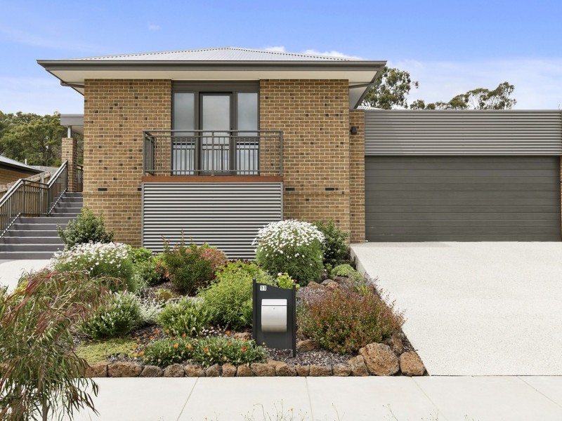11 Blackwood Drive, Foster VIC 3960