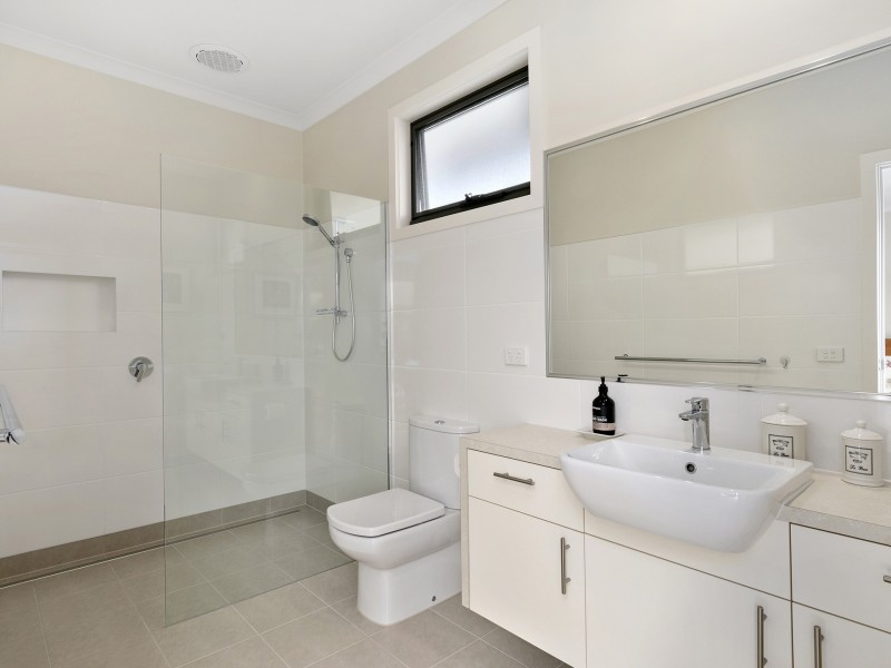 11 Blackwood Drive, Foster VIC 3960