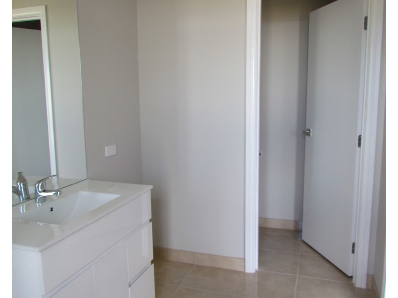 16 Hogan Court, Drouin VIC 3818