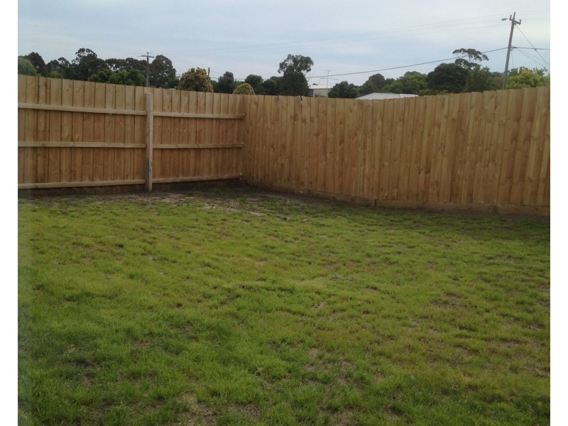 16 Hogan Court, Drouin VIC 3818