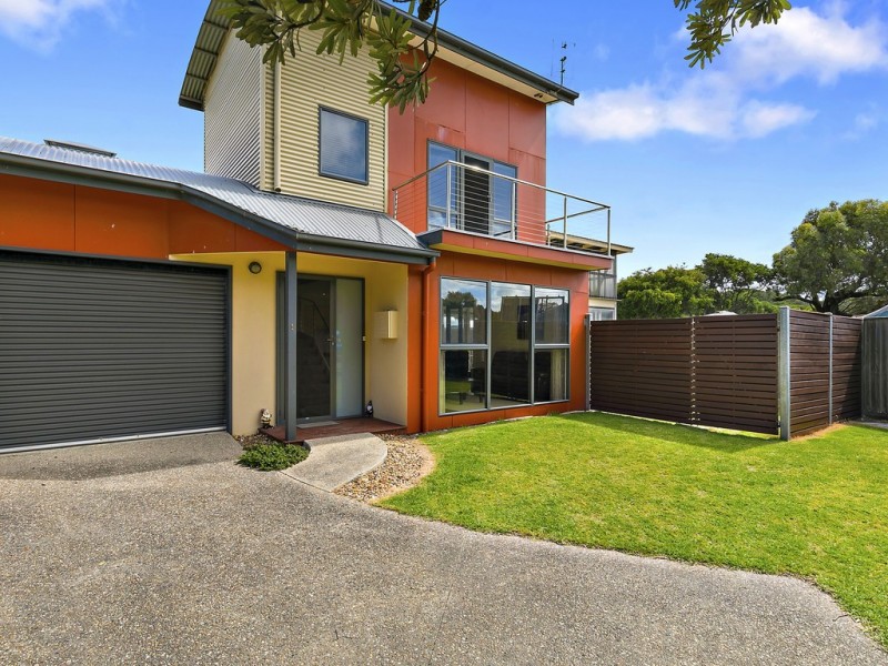 16 Oceanview Pde, Sandy Point VIC 3959