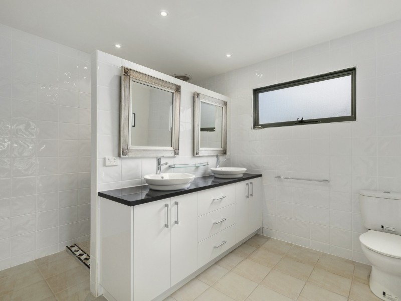 16 Oceanview Pde, Sandy Point VIC 3959