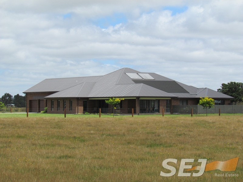 180 North Yannathan Road, Modella VIC 3816