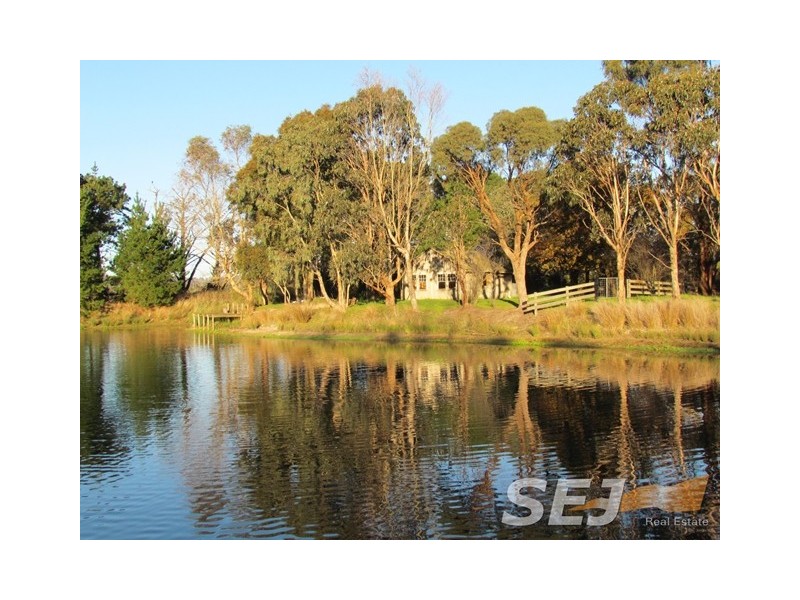 180 North Yannathan Road, Modella VIC 3816