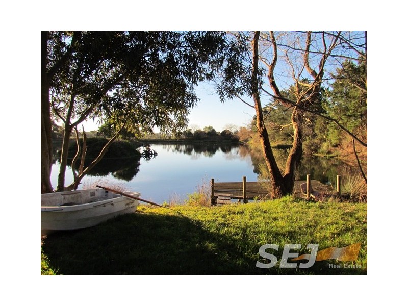 180 North Yannathan Road, Modella VIC 3816