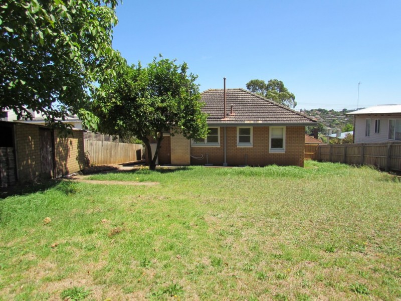 4 DUNN STREET, Warragul VIC 3820