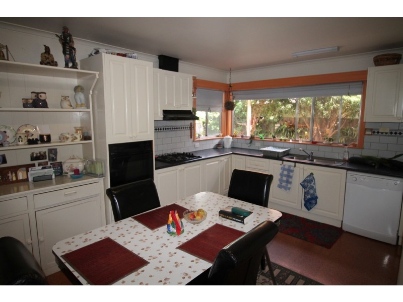 37 Pioneer Street, Foster VIC 3960